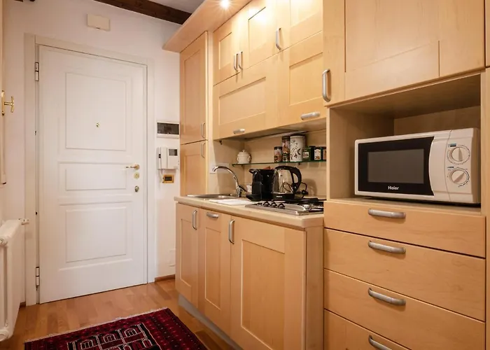 Lele Suite, In Centro Storico Bolonya